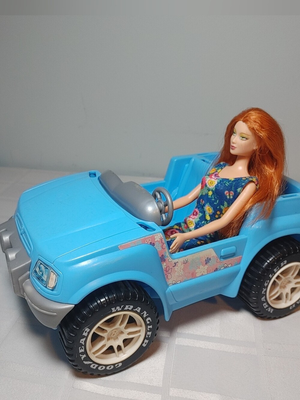 Mattel Barbie 1999 Jeep Wrangler and Doll, Blue